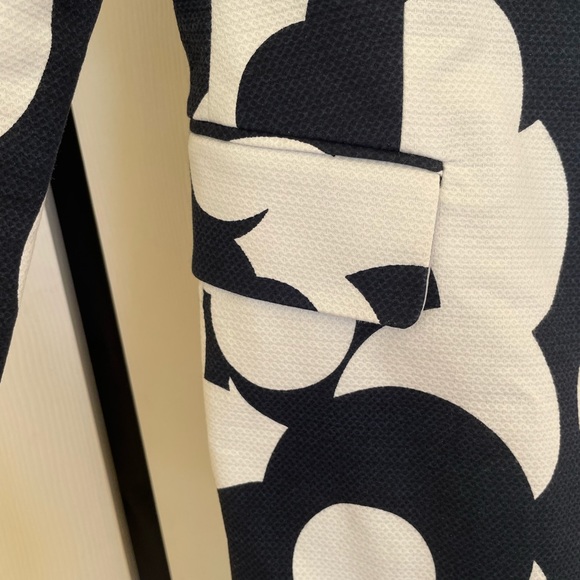 Fun and comfortable pant suit! - Picture 4 of 7